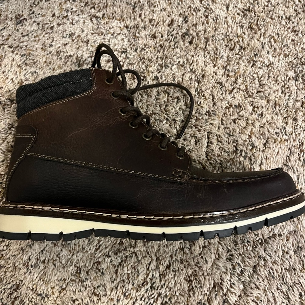 Brand New Men’s Boots, Size 9, Smoke-free home